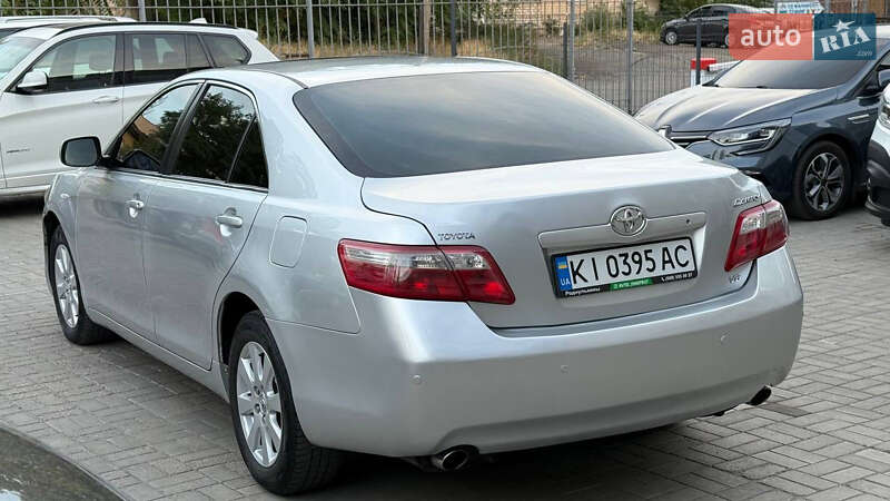 Седан Toyota Camry 2006 в Днепре
