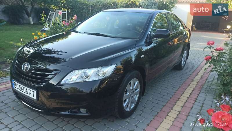 Седан Toyota Camry 2006 в Виннице