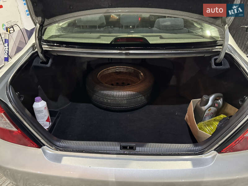 Седан Toyota Camry 2003 в Киеве