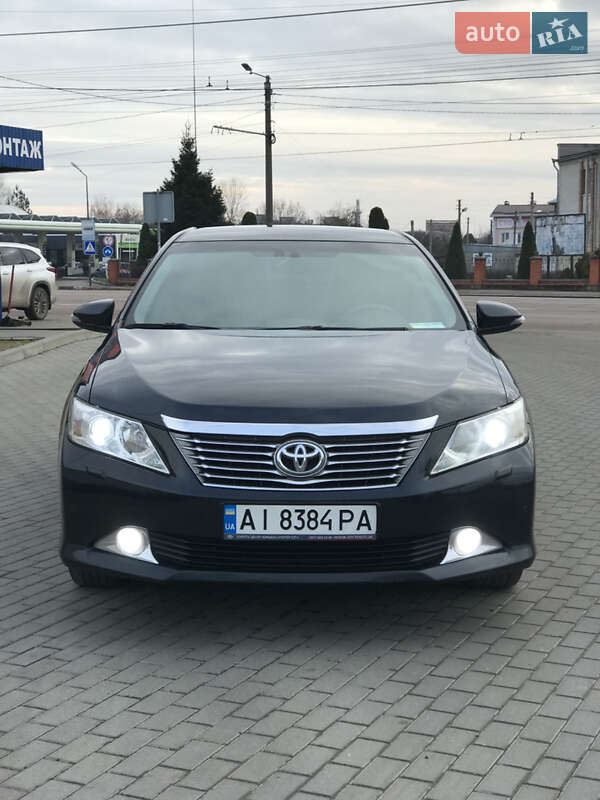 Седан Toyota Camry 2013 в Житомирі