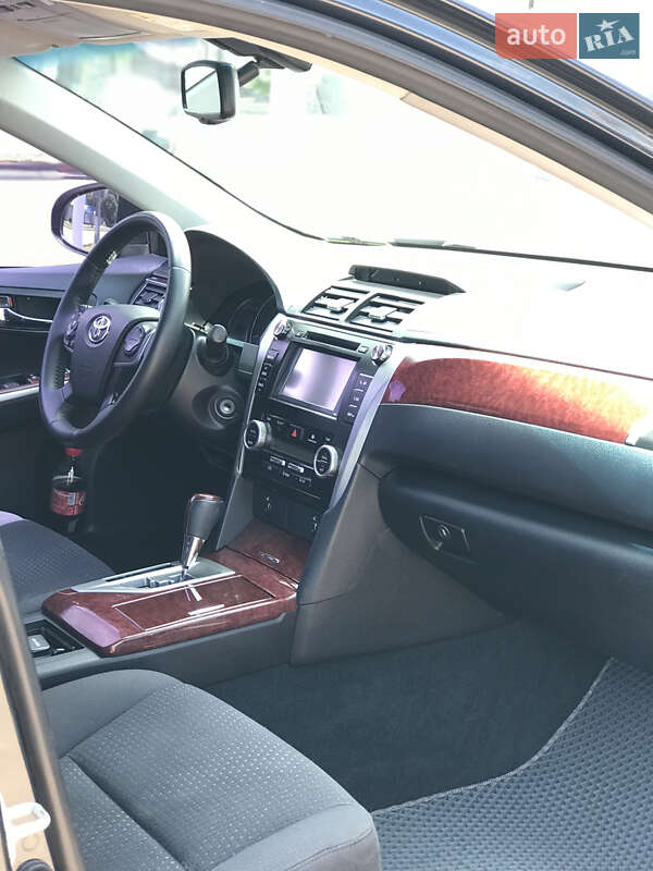 Седан Toyota Camry 2013 в Житомирі