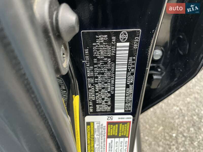 Седан Toyota Camry 2018 в Харькове