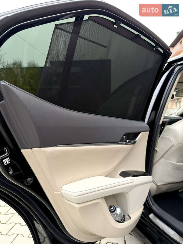 Седан Toyota Camry 2021 в Ужгороде