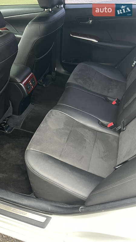 Седан Toyota Camry 2013 в Киеве фото 6 Седан Toyota Camry 2013 в Киеве