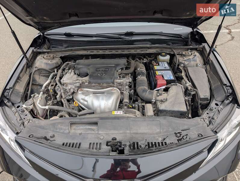 Седан Toyota Camry 2018 в Киеве