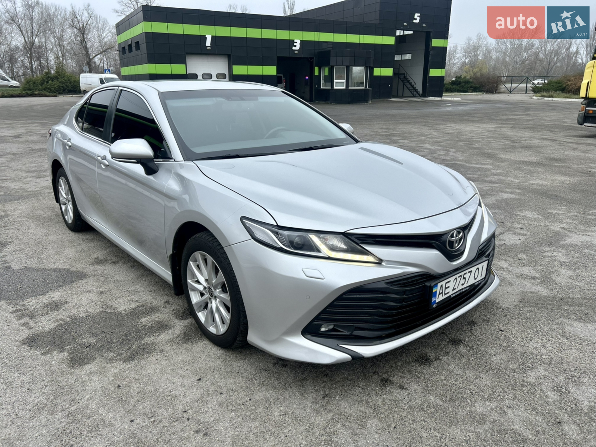 2020 Toyota Camry - мініатюра 2