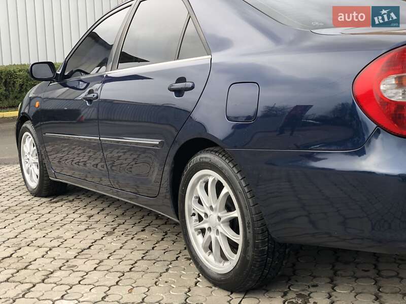 Седан Toyota Camry 2005 в Черновцах