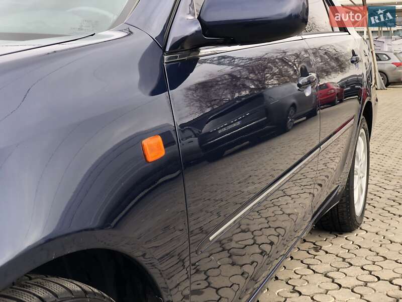 Седан Toyota Camry 2005 в Черновцах