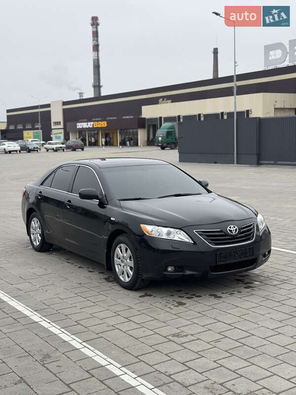 Седан Toyota Camry 2008 в Черкассах