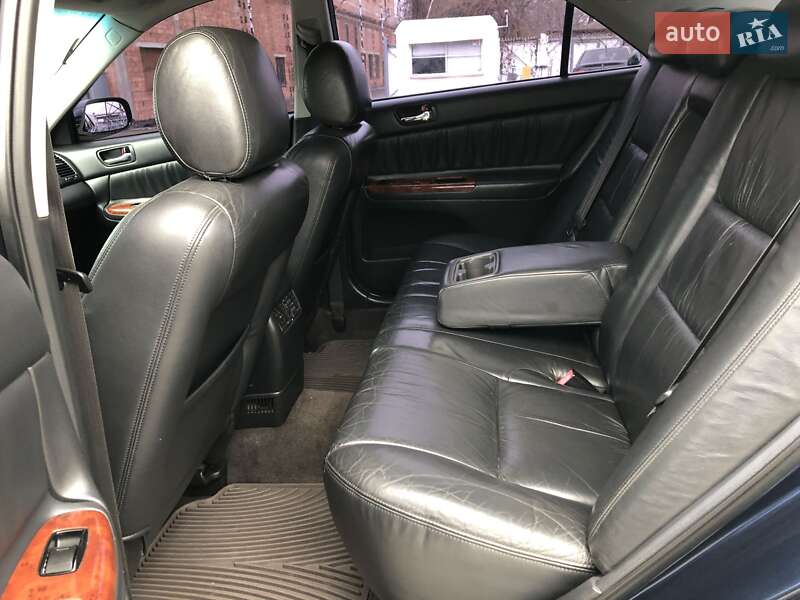 Седан Toyota Camry 2005 в Черновцах