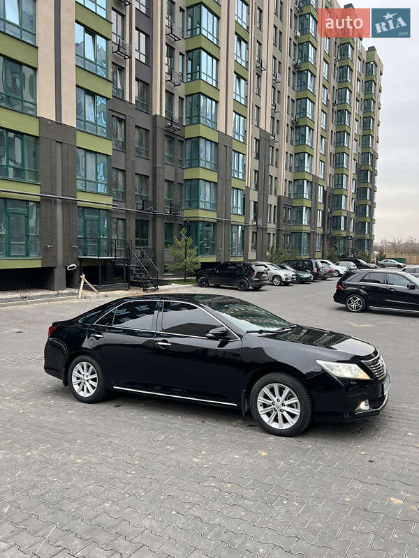 Седан Toyota Camry 2011 в Киеве