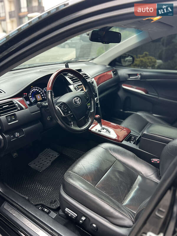 Седан Toyota Camry 2011 в Киеве