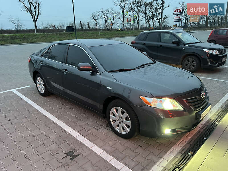 Седан Toyota Camry 2008 в Белогородке