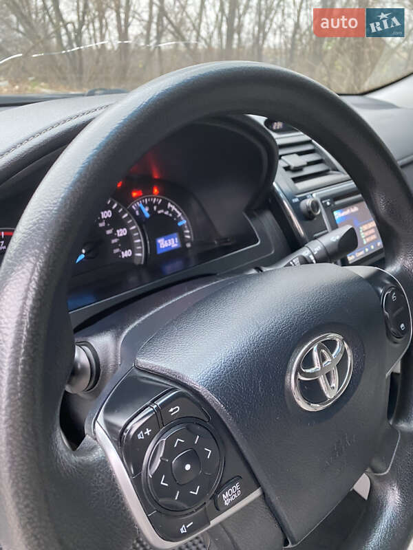 Седан Toyota Camry 2013 в Тернополе