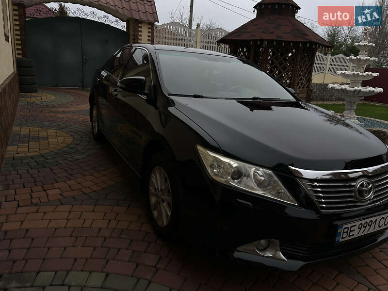 Седан Toyota Camry 2012 в Николаеве