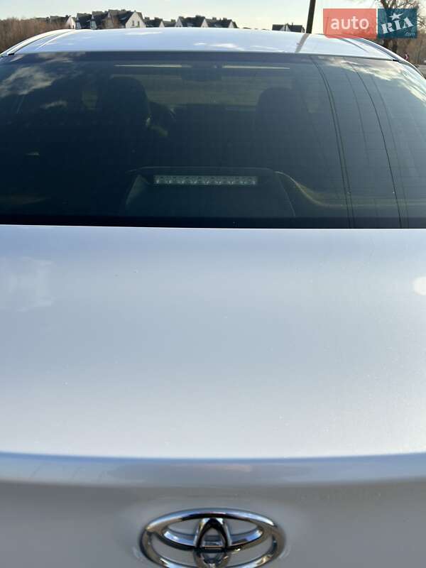 Седан Toyota Camry 2021 в Броварах