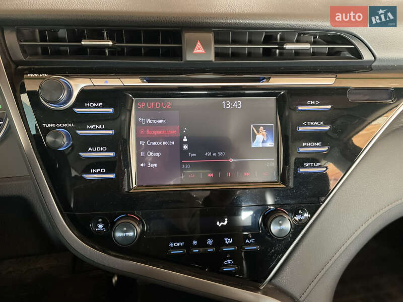 Седан Toyota Camry 2018 в Херсоні