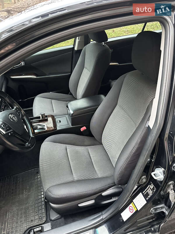 Седан Toyota Camry 2016 в Львове