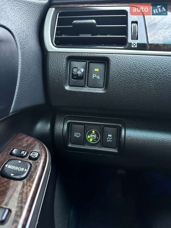 Седан Toyota Camry 2016 в Львове