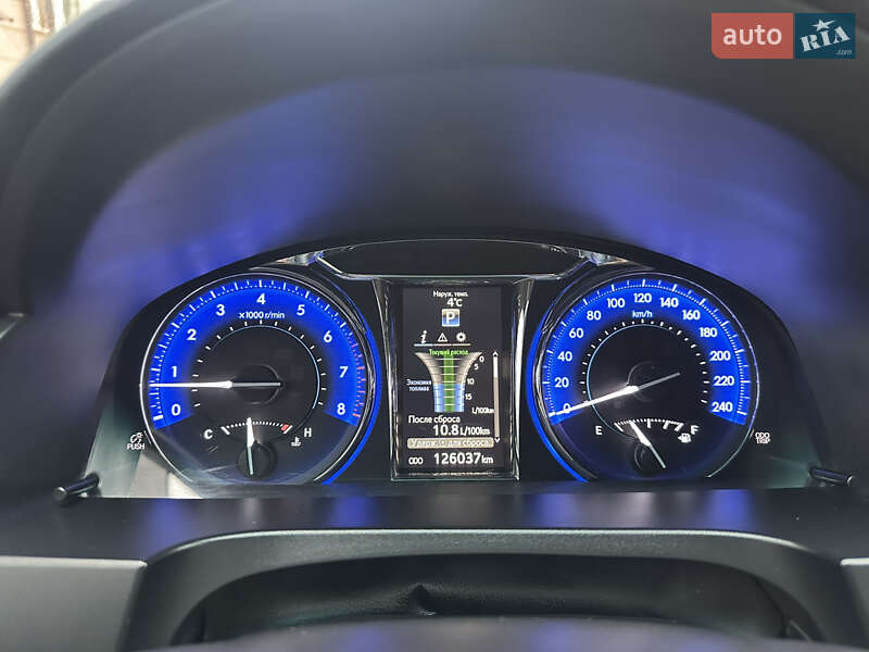 Седан Toyota Camry 2016 в Львове