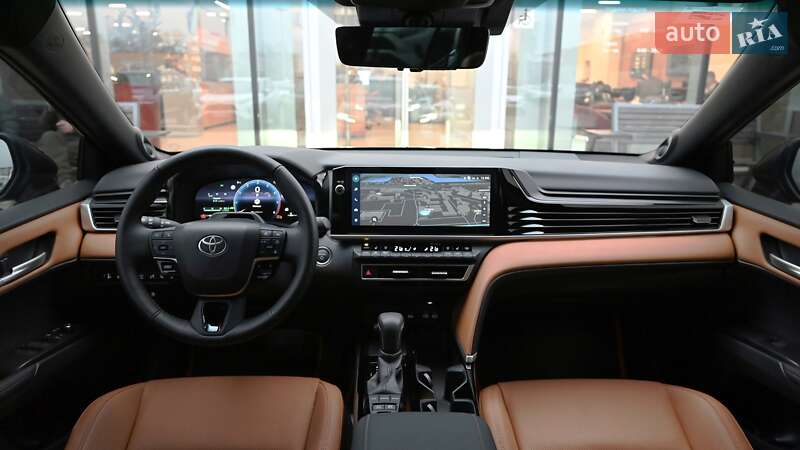 Седан Toyota Camry 2025 в Киеве
