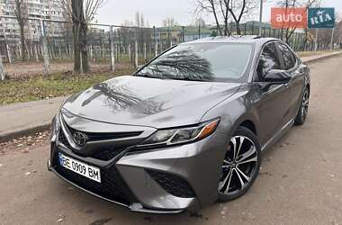 Седан Toyota Camry 2019 в Києві