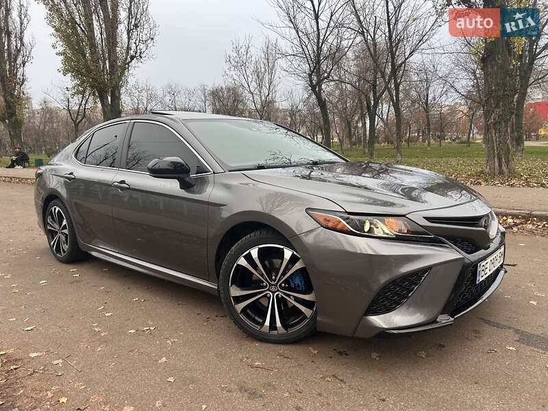 Седан Toyota Camry 2019 в Киеве фото 10 Седан Toyota Camry 2019 в Киеве