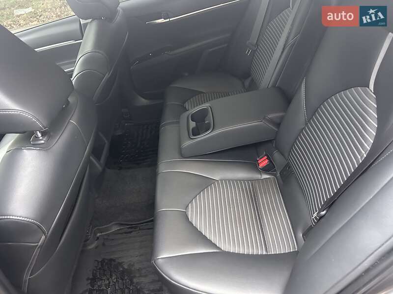 Седан Toyota Camry 2019 в Киеве фото 35 Седан Toyota Camry 2019 в Киеве