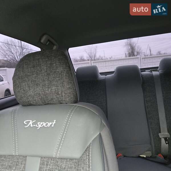 Седан Toyota Camry 2015 в Кривом Роге