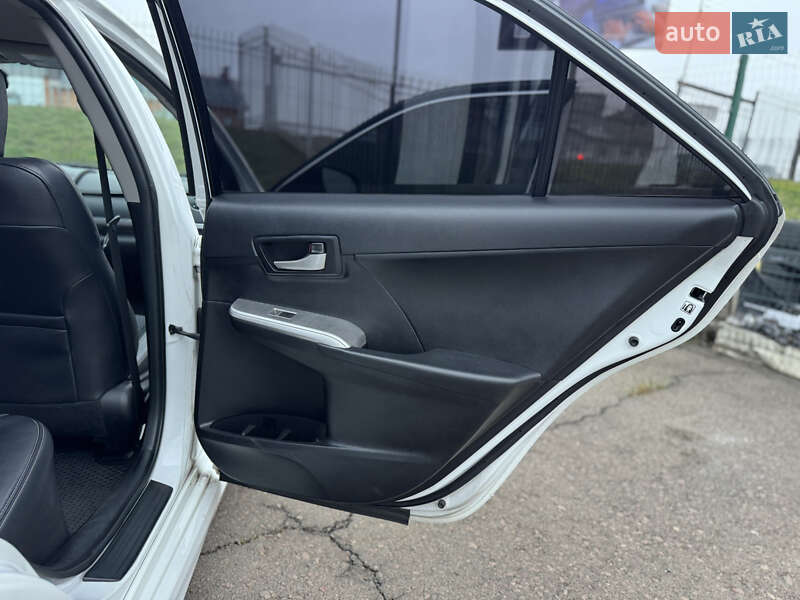 Седан Toyota Camry 2014 в Киеве