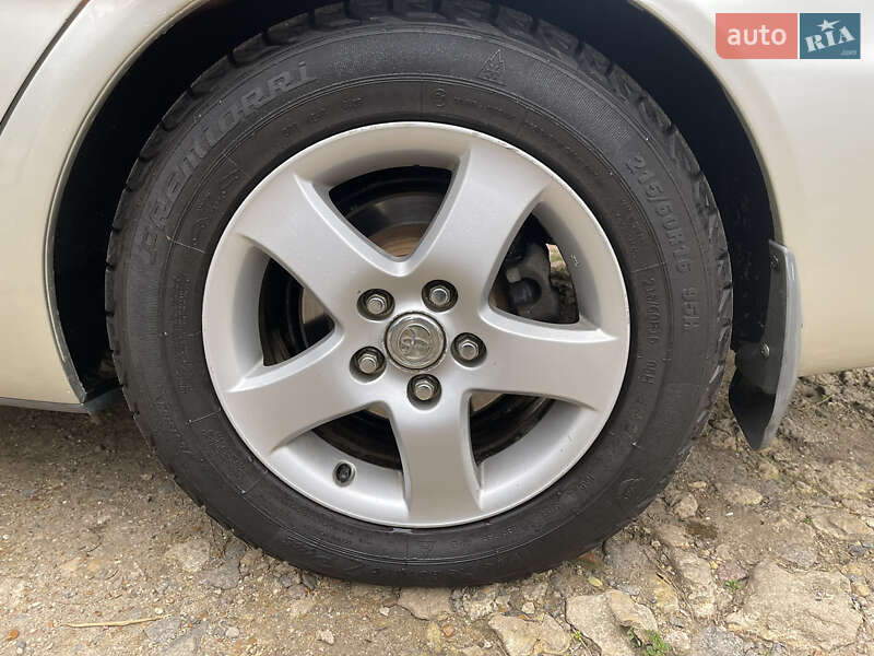 Седан Toyota Camry 2002 в Одессе