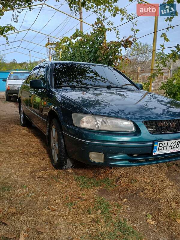 Седан Toyota Camry 1998 в Белгороде-Днестровском