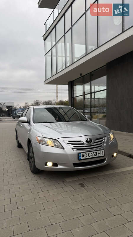 Седан Toyota Camry 2008 в Ужгороді