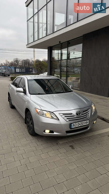 Седан Toyota Camry 2008 в Ужгороді
