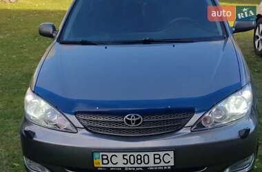Седан Toyota Camry 2004 в Львове
