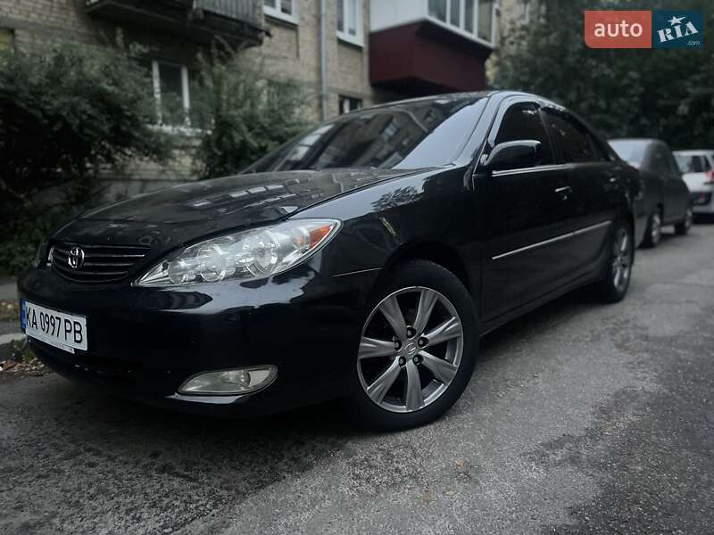 Седан Toyota Camry 2005 в Киеве