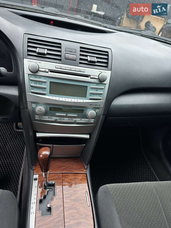 Седан Toyota Camry 2008 в Черновцах