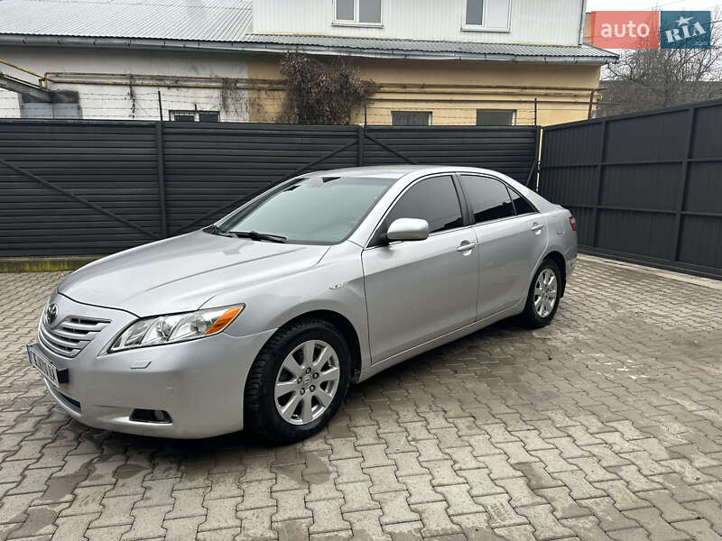 Седан Toyota Camry 2008 в Черновцах