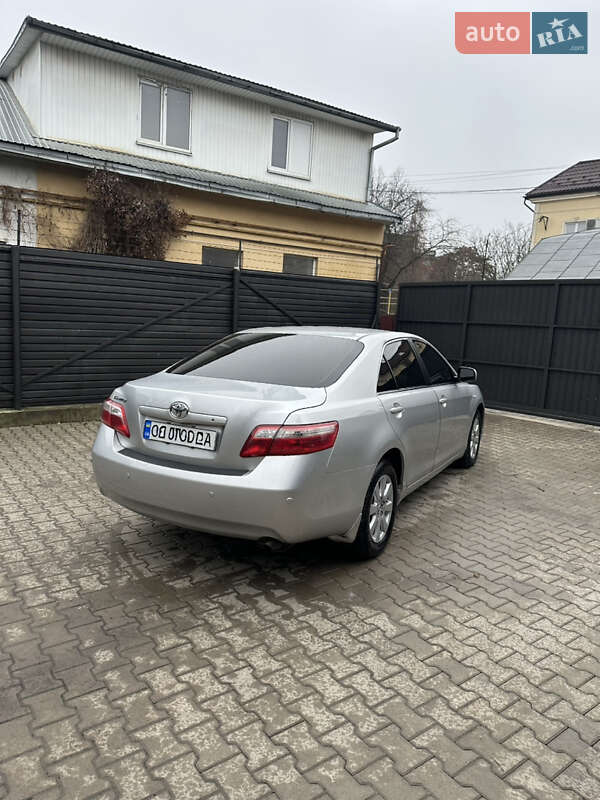 Седан Toyota Camry 2008 в Черновцах