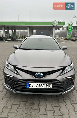 Седан Toyota Camry 2021 в Киеве