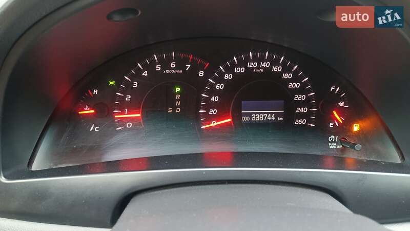 Седан Toyota Camry 2006 в Луцьку