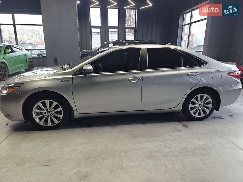 Седан Toyota Camry 2017 в Киеве