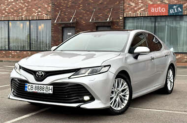 Седан Toyota Camry 2017 в Киеве