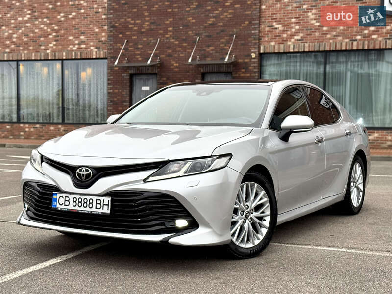 Седан Toyota Camry 2017 в Киеве фото Седан Toyota Camry 2017 в Киеве