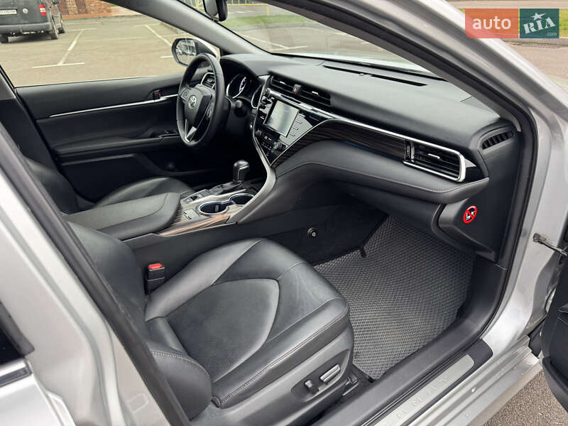 Седан Toyota Camry 2017 в Киеве фото 29 Седан Toyota Camry 2017 в Киеве