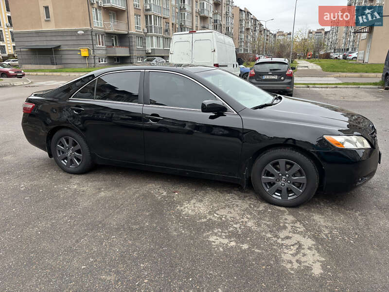 Седан Toyota Camry 2007 в Киеве