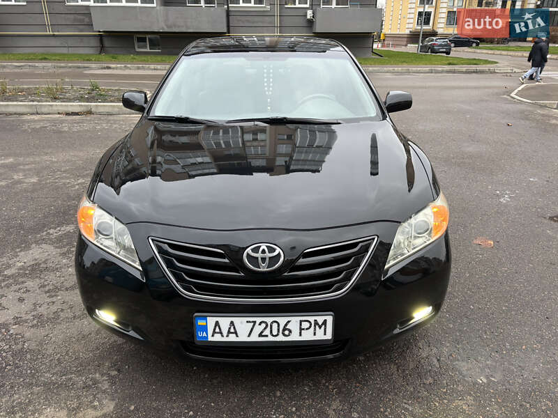 Седан Toyota Camry 2007 в Киеве