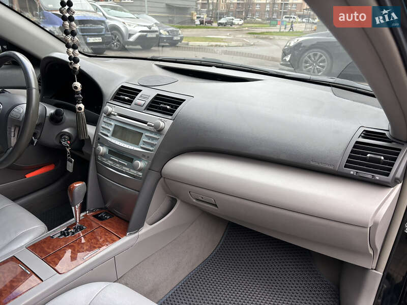 Седан Toyota Camry 2007 в Киеве