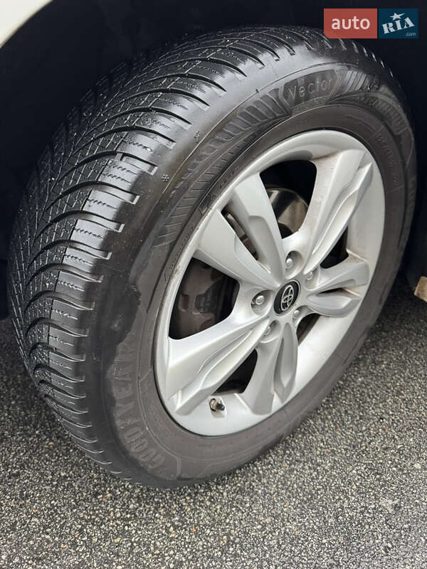 Седан Toyota Camry 2014 в Киеве