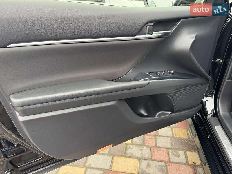 Седан Toyota Camry 2017 в Николаеве